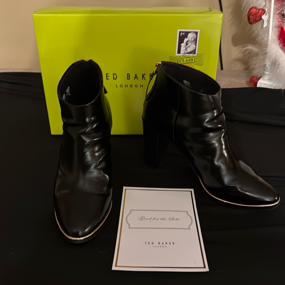 Ted Baker black leather booties sz 40.5